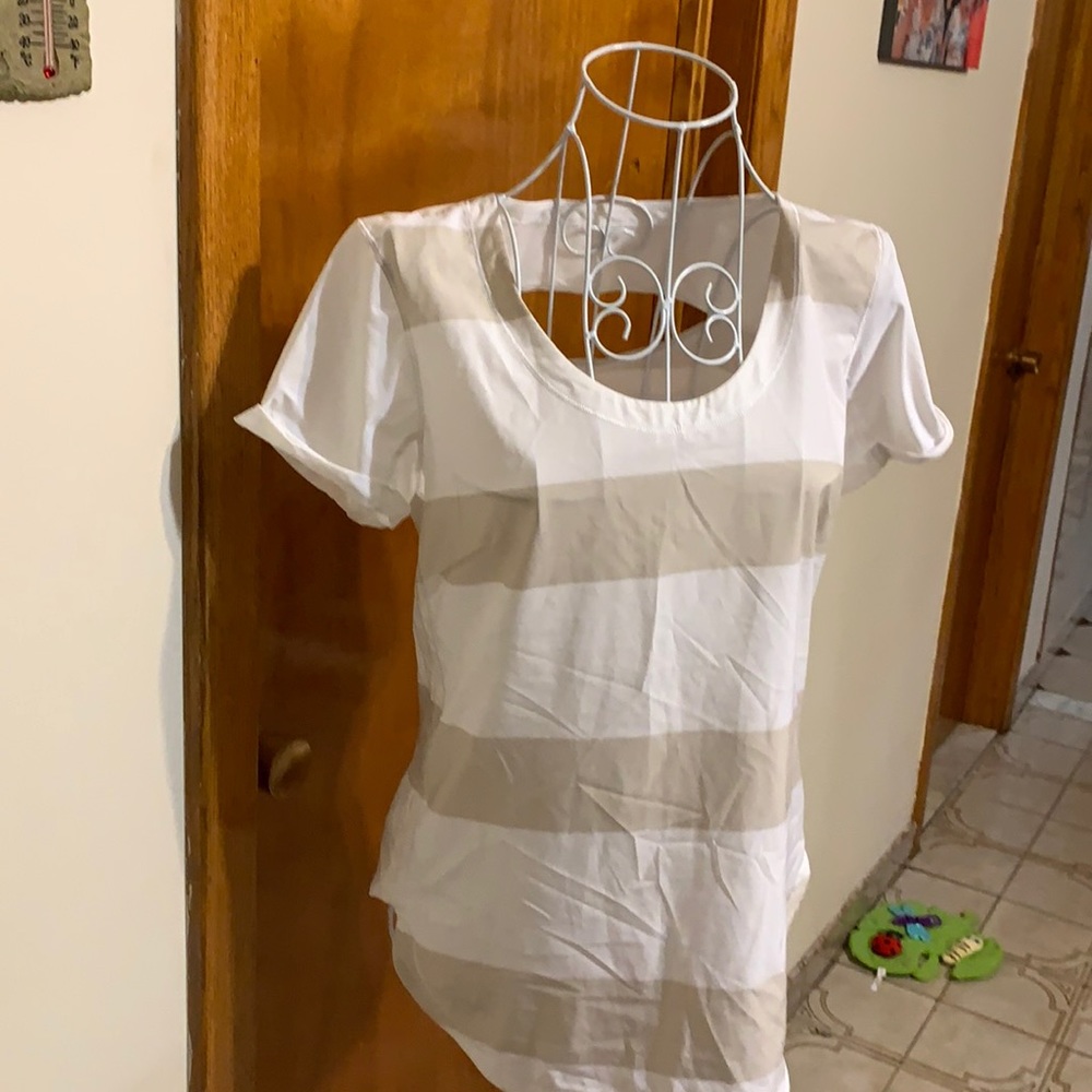 Lulu lemon tshirt
